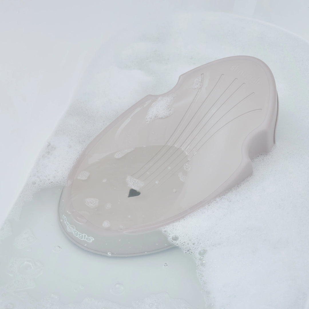 Shnuggle badsteun voor pasgeborenen in wit en grijs, ergonomisch en antislip