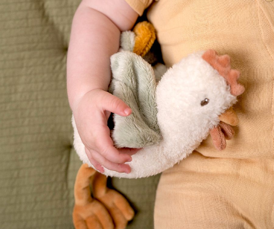 Little Dutch knuffel kip van 17 cm uit de Little Farm collectie, zacht en knuffelbaar.